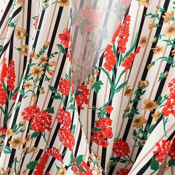 Floral Blouse - Picture 5 of 8